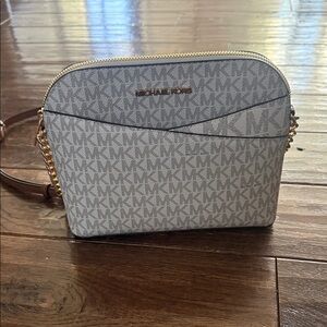 Michael Kors Crossbody Bag